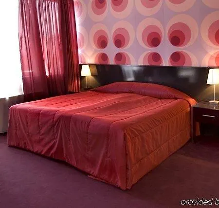 Готель Elate Plaza 3*