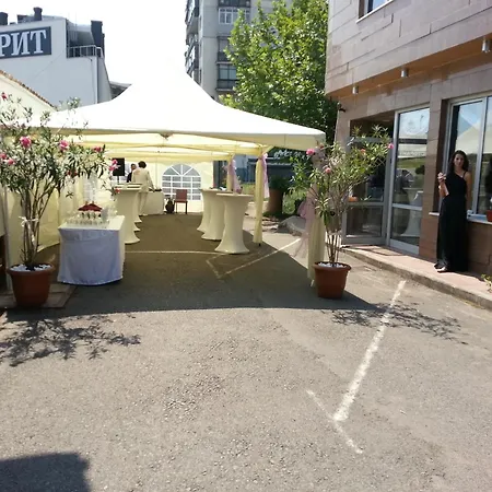 Elate Plaza 3* Софія