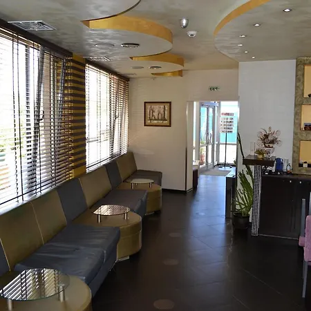 Elate Plaza Готель 3*
