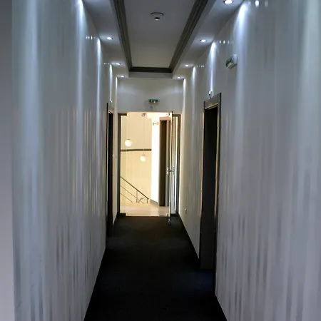 Готель Elate Plaza 3*