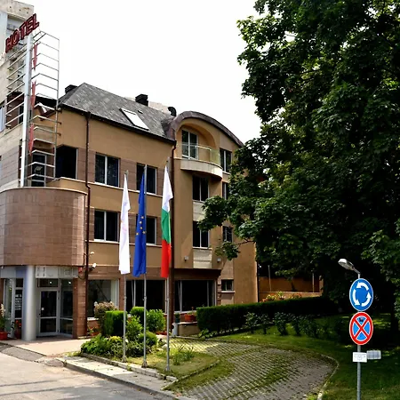 Готель Elate Plaza