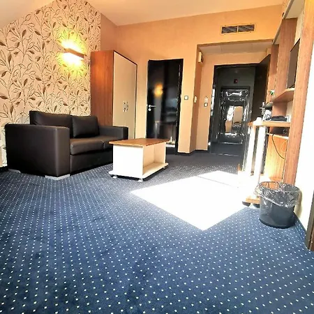 Elate Plaza 3* Софія